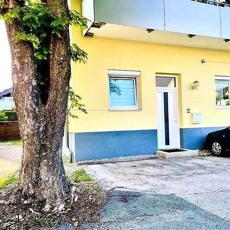 Schoene Wohnung Mit Eigenen Eingang Und Terrasse Gosseling Buitenkant foto
